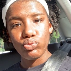 Meet your Posher, Tay